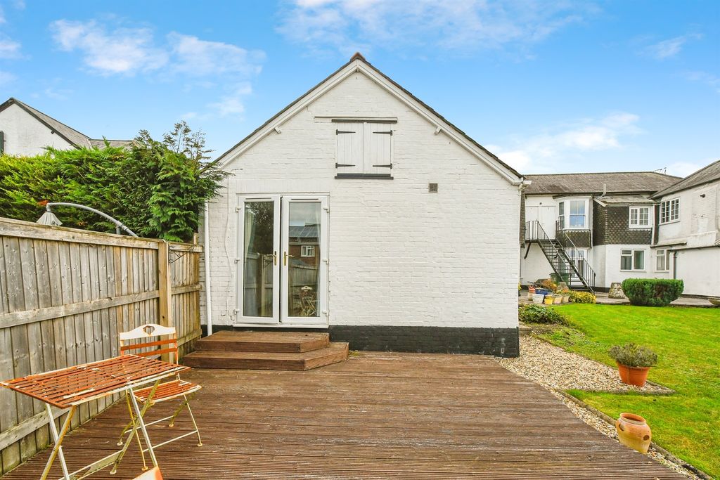 Additional image 10 of 2 bed flat for saleLondon Road, Marlborough SN8