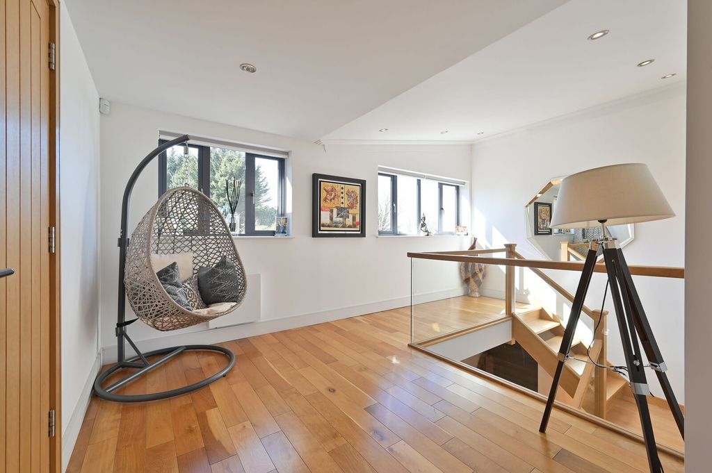 Additional image 21 of 5 bed detached house for saleThe Harlequins, Sandy Lane, Bushey WD23