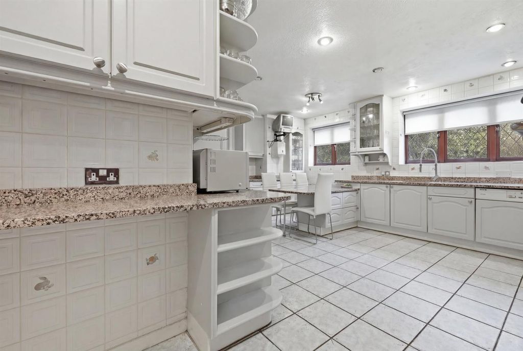 Additional image 18 of 6 bed detached house for saleBromley Lane, Chislehurst BR7