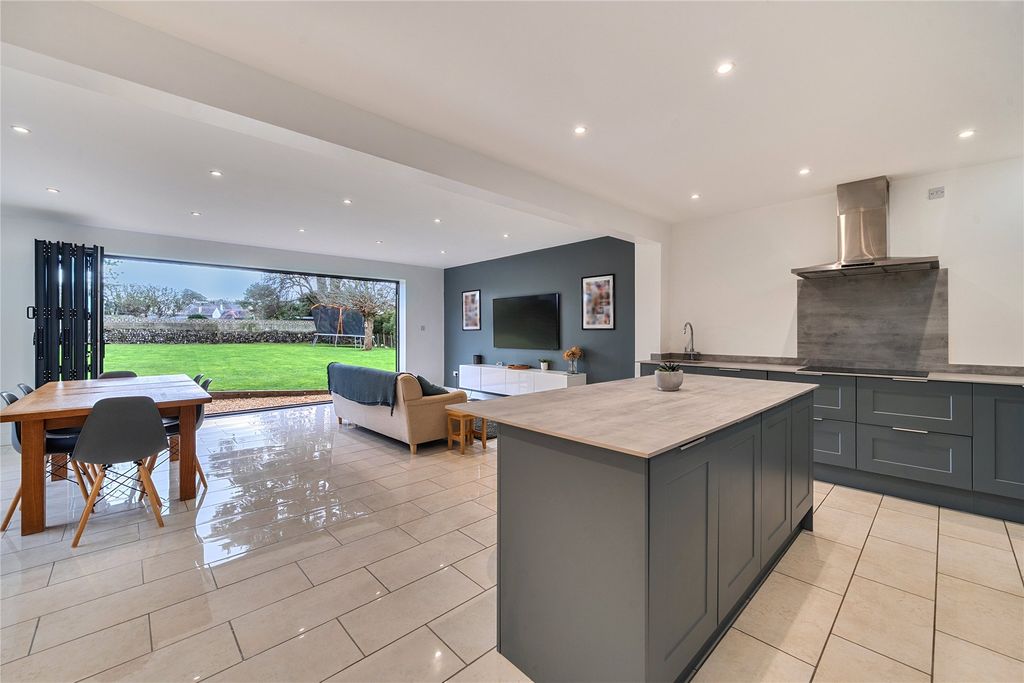 Additional image 2 of 5 bed bungalow for saleTregurthen Road, Camborne TR14