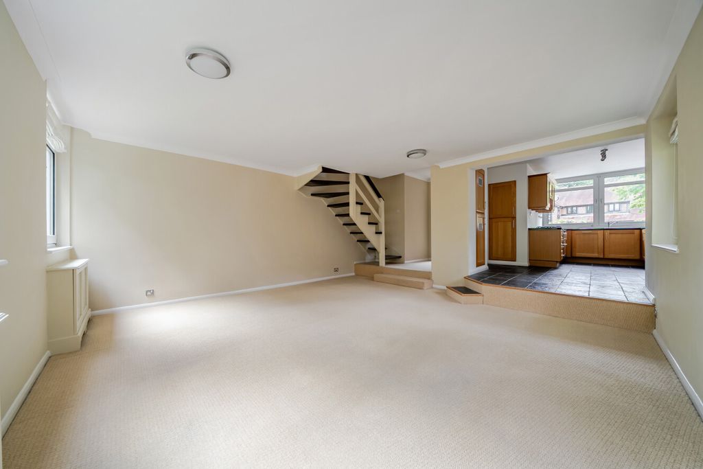 Additional image 12 of 3 bed flat for saleLubbock Road, Chislehurst, Kent BR7