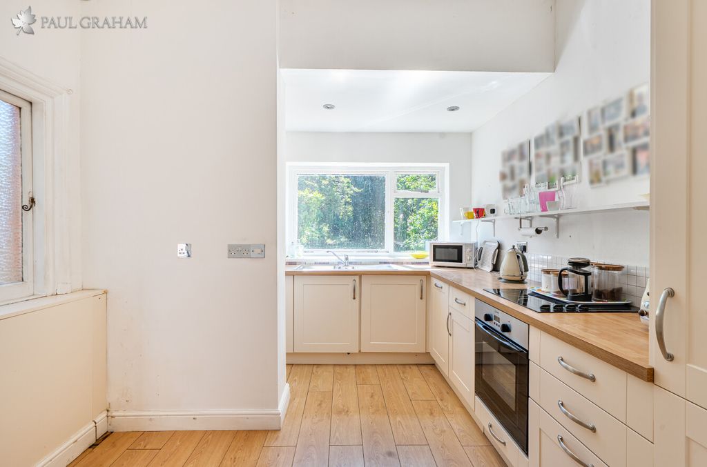 Additional image 8 of 4 bed semi-detached house for saleGrosvenor Avenue, Carshalton SM5