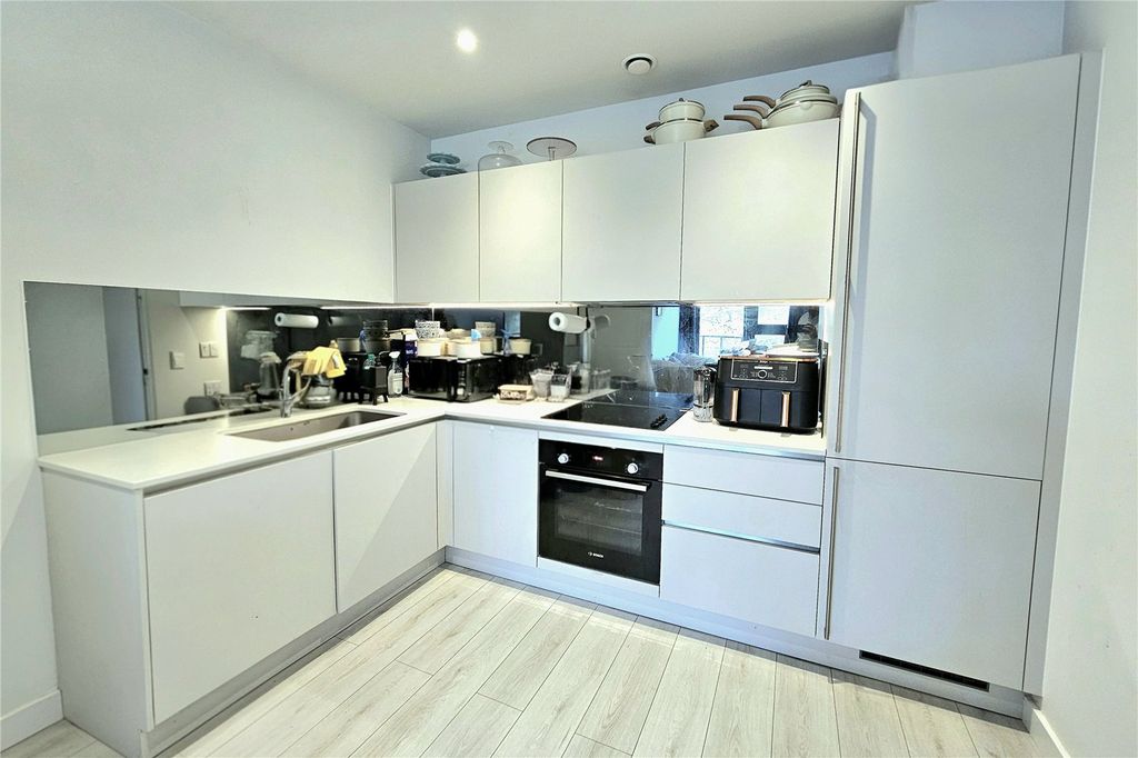 Additional image 4 of 2 bed flat for saleCompass House, Camberley GU15