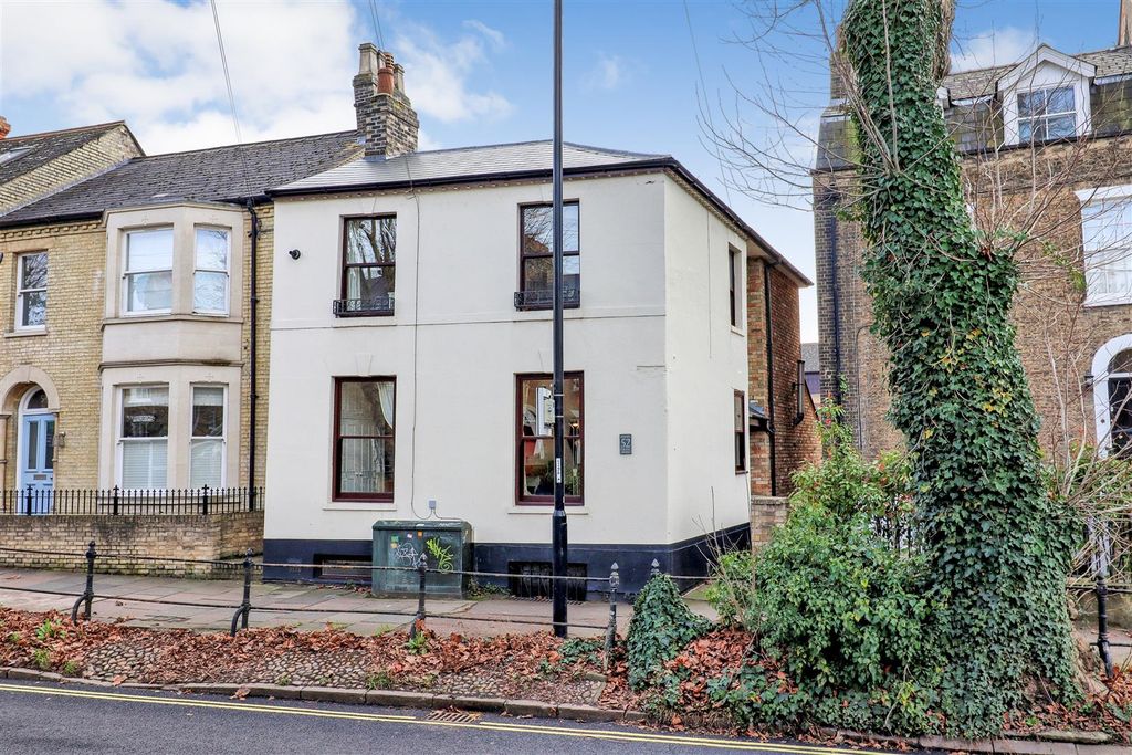 4 bed detached house for saleMaids Causeway, Cambridge CB5