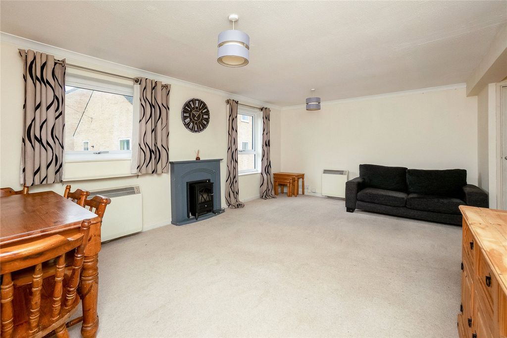 Additional image 4 of 2 bed flat for saleFinsbury Place, Chipping Norton, Oxfordshire OX7