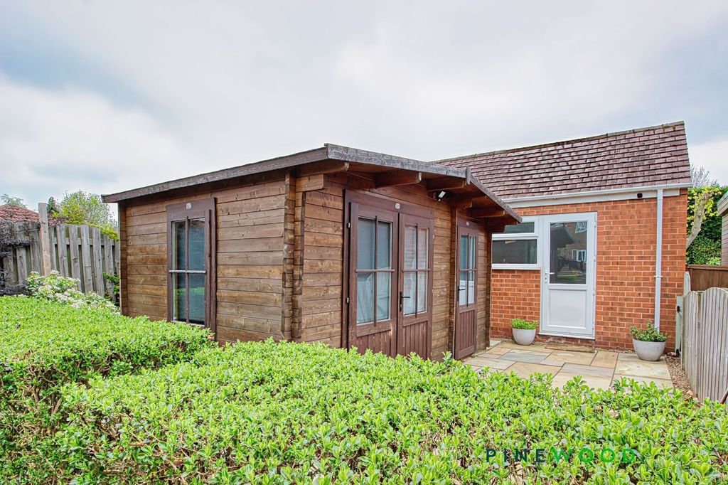 Additional image 40 of 5 bed semi-detached house for saleShaftesbury Avenue, Ashgate, Chesterfield, Derbyshire S40