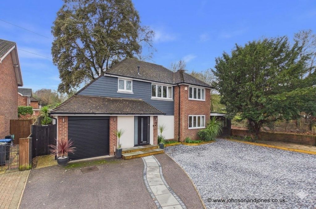 Additional image 35 of 4 bed detached house for saleLittle Green Lane, Chertsey KT16