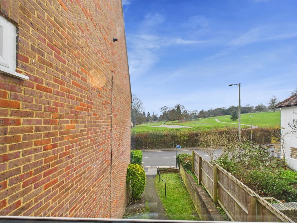 Additional image 3 of 3 bed flat for saleAvenue House, Park Road, Chesham, Buckinghamshire HP5