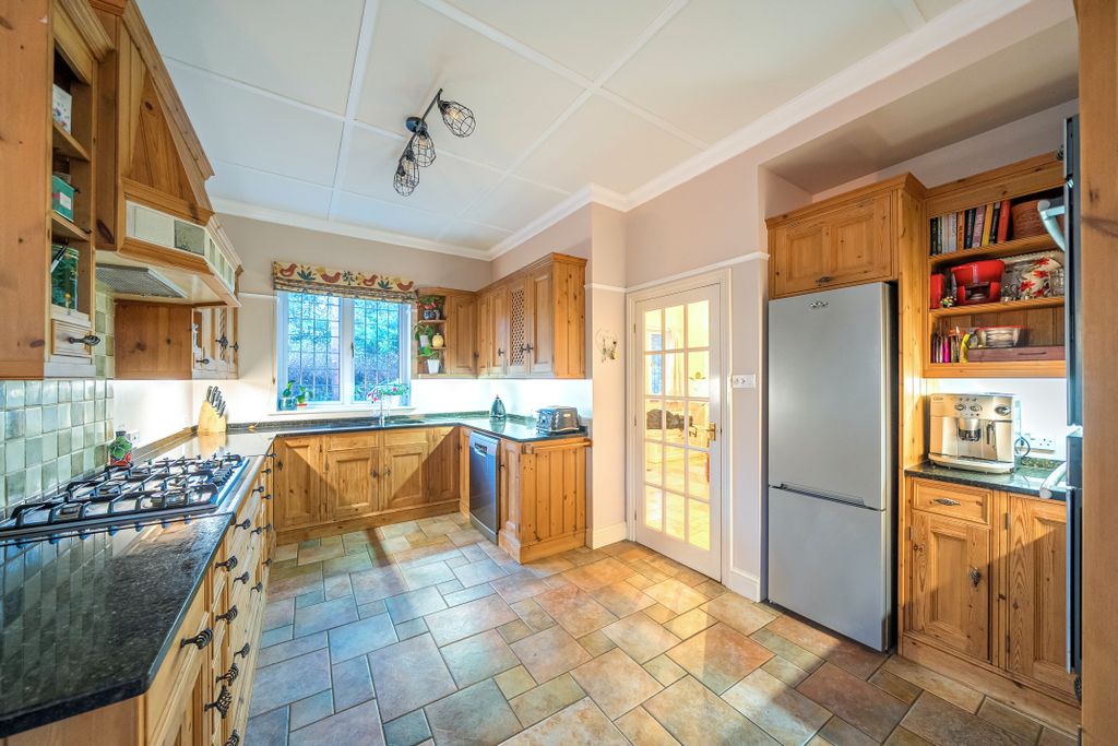 Additional image 10 of 5 bed detached house for saleTupwood Lane, Caterham CR3