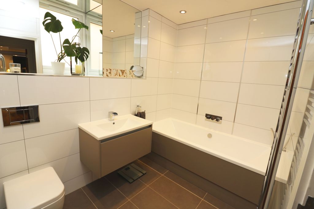 Additional image 8 of 2 bed maisonette for saleGuildford Street, Chertsey, Surrey KT16