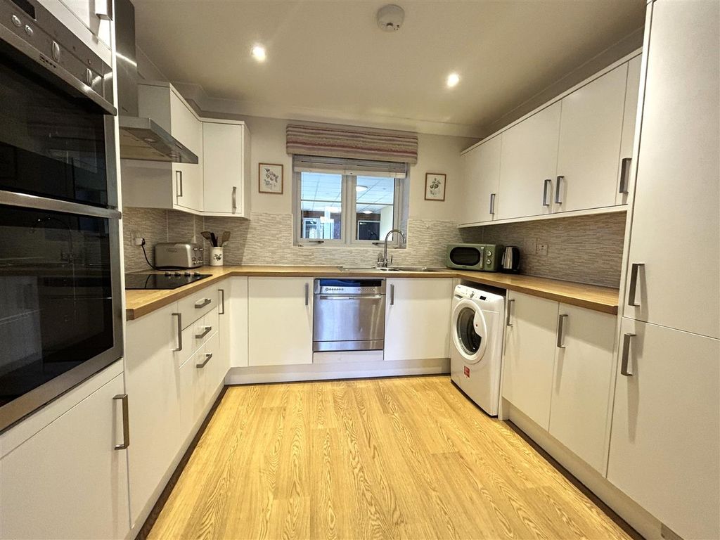 Additional image 2 of 2 bed flat for saleMalmesbury Road, Chippenham SN15