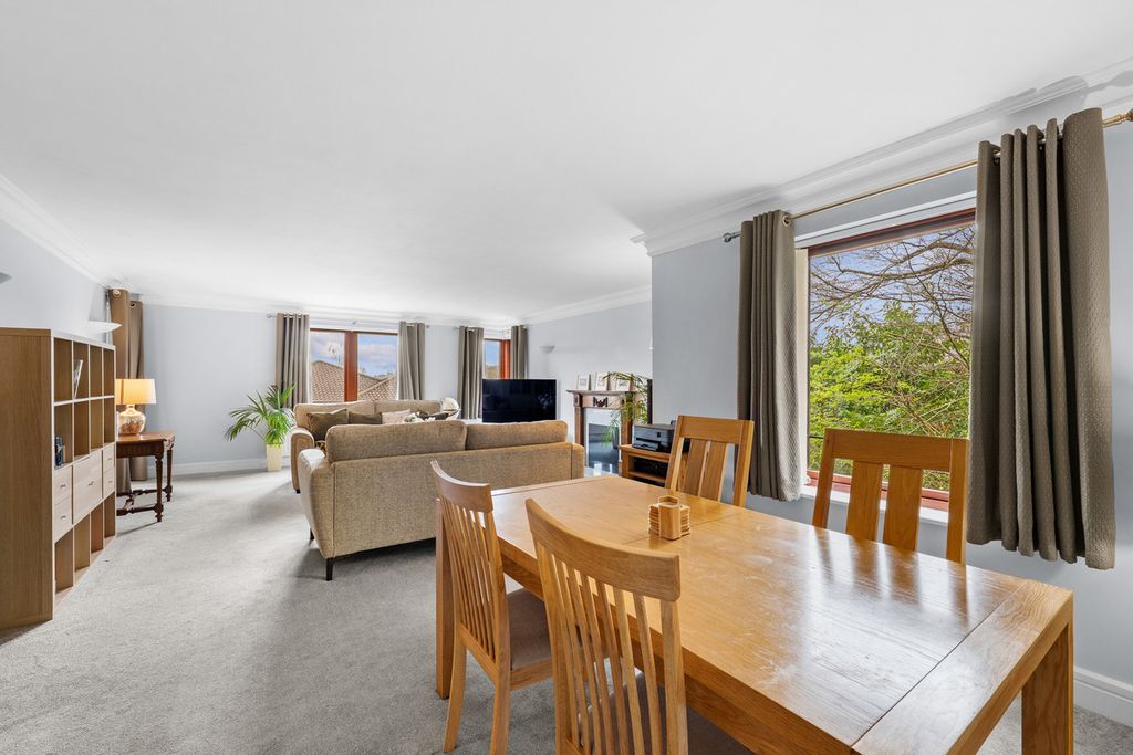 Additional image 11 of 2 bed flat for saleSt. Mary's Mount, Caterham CR3