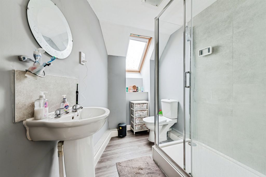Additional image 12 of 5 bed terraced house for saleElmhurst Way, Carterton OX18