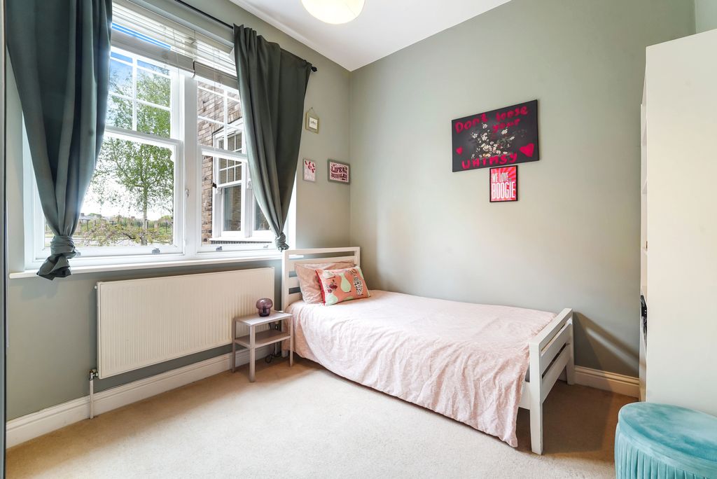 Additional image 23 of 2 bed flat for salePoulter Park, Bishopsford Road, Morden SM4