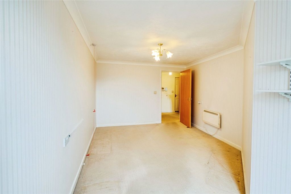 Additional image 8 of 2 bed flat for saleBlenheim Court, Christchurch BH23