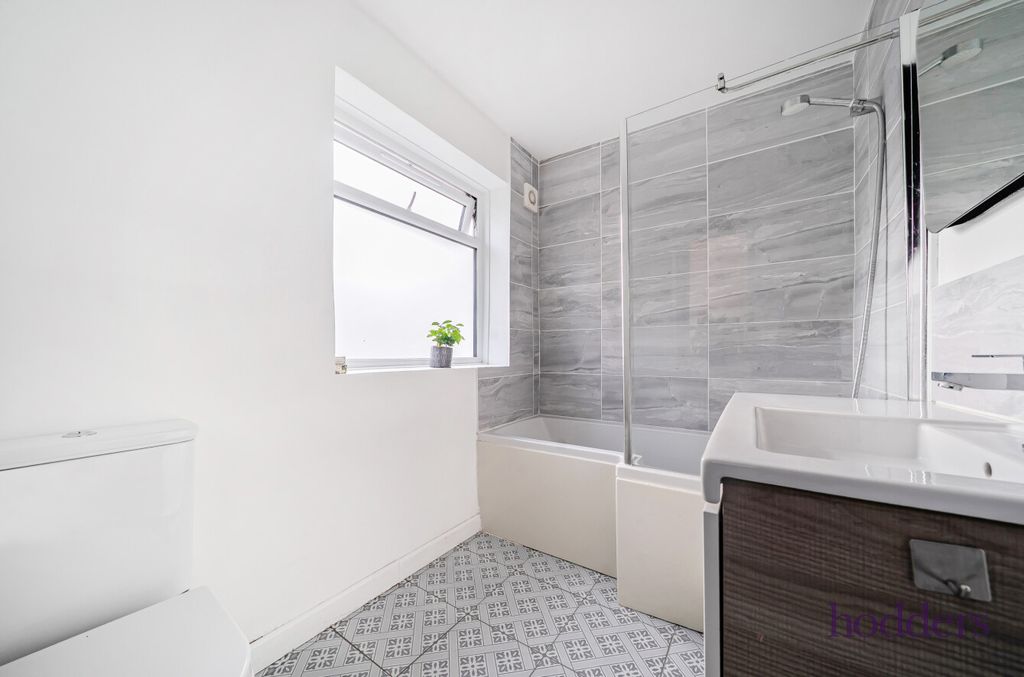 Additional image 6 of 3 bed detached house for saleLittle Green Lane, Chertsey, Surrey KT16