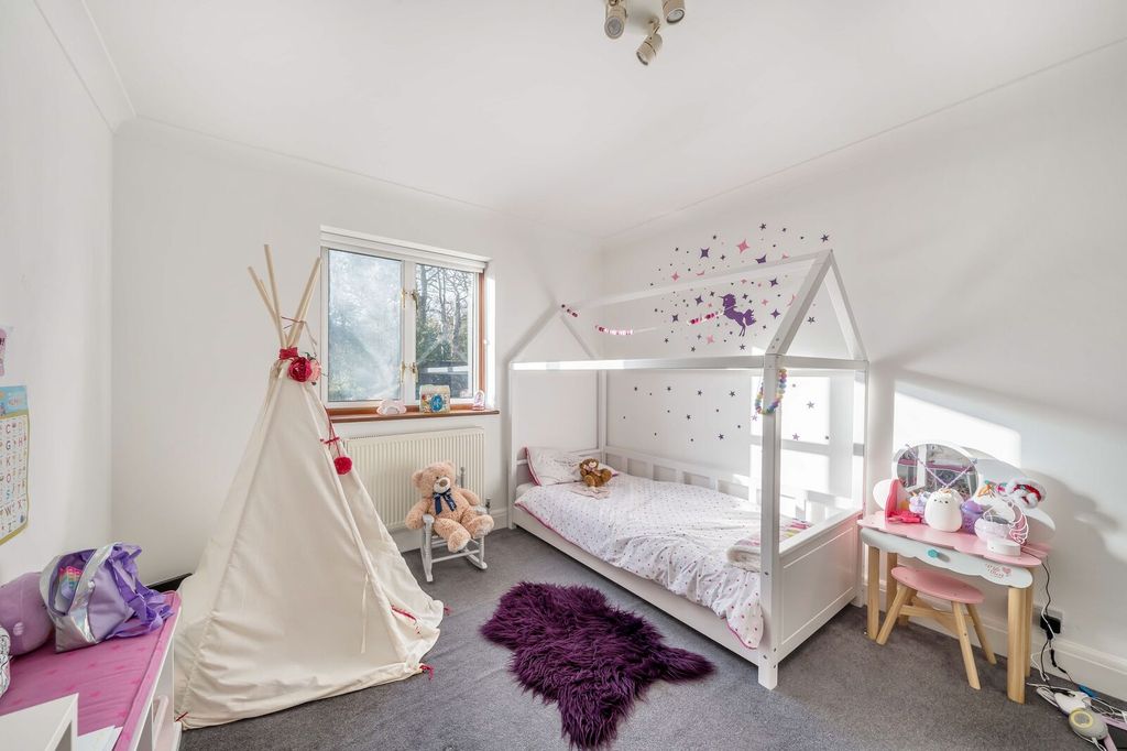 Additional image 11 of 3 bed flat for saleHeathbourne Road, Bushey WD23