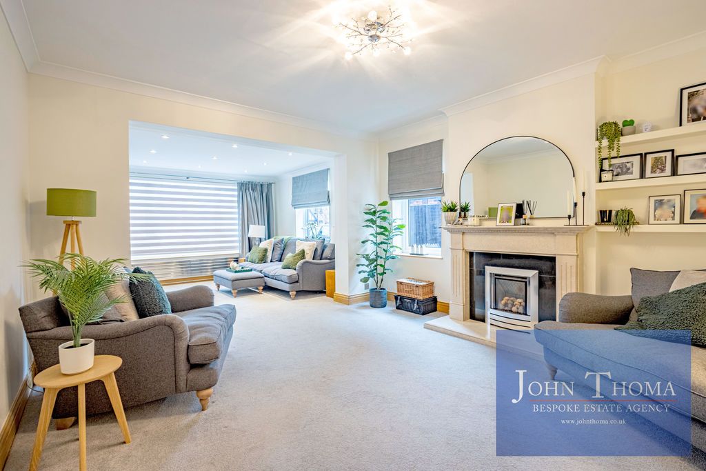 Additional image 4 of 4 bed detached house for saleNew Barns Way, Chigwell IG7