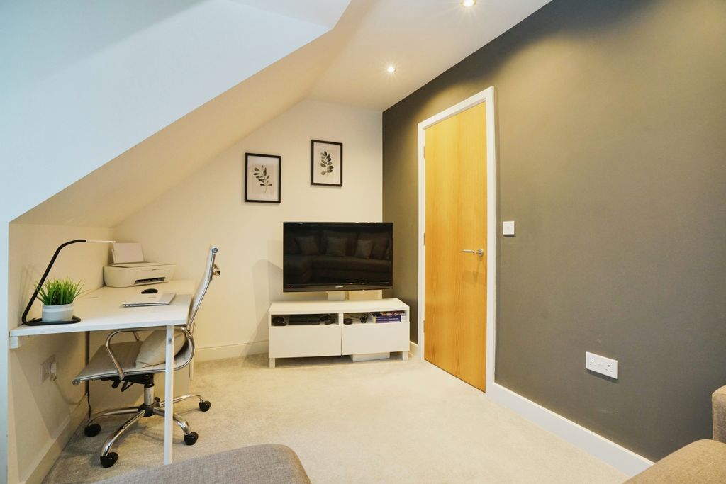 Additional image 13 of 5 bed detached house for saleRyeback Close, Burton-On-Trent DE15