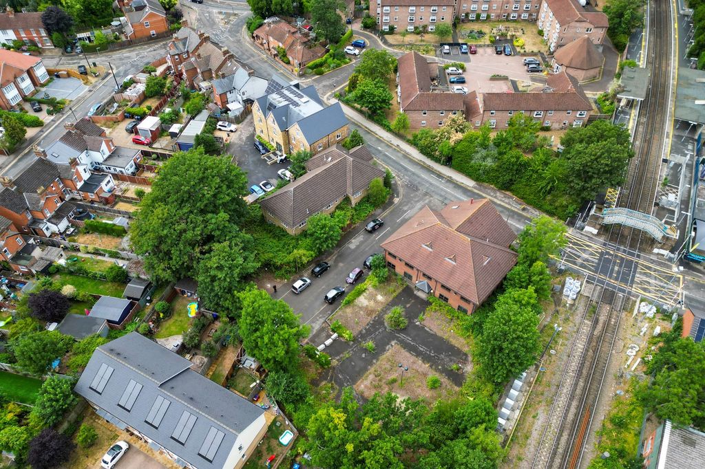 Additional image 2 of Detached house for saleGuildford Road, Ottershaw, Chertsey KT16
