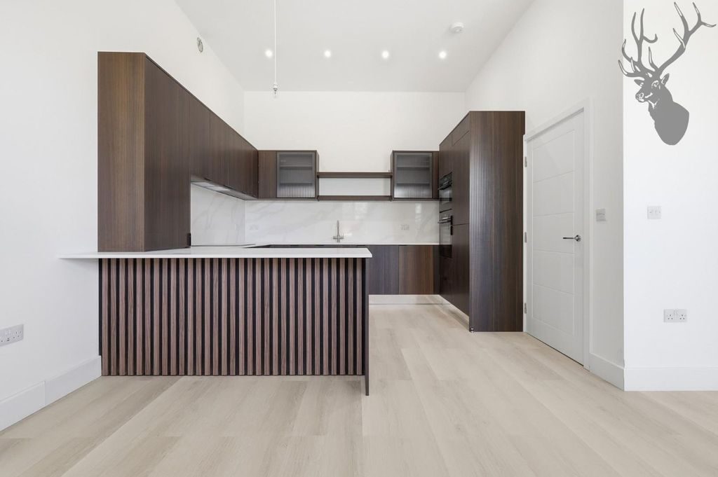 Additional image 15 of 2 bed flat for saleThe Oaks, Chigwell IG7
