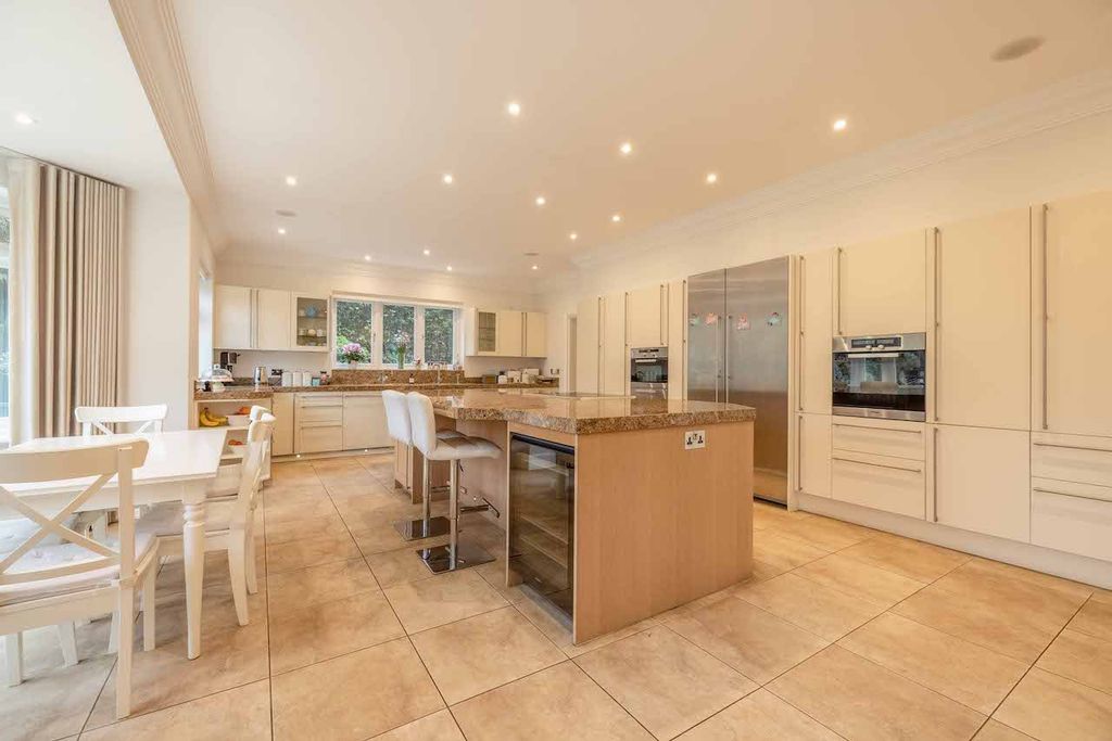 Additional image 5 of 6 bed detached house for saleBurtons Way, Chalfont St Giles HP8