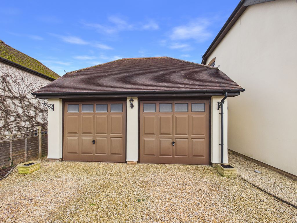 Additional image 20 of 4 bed detached house for saleThe Lane, Lower Icknield Way, Chinnor, Oxfordshire OX39