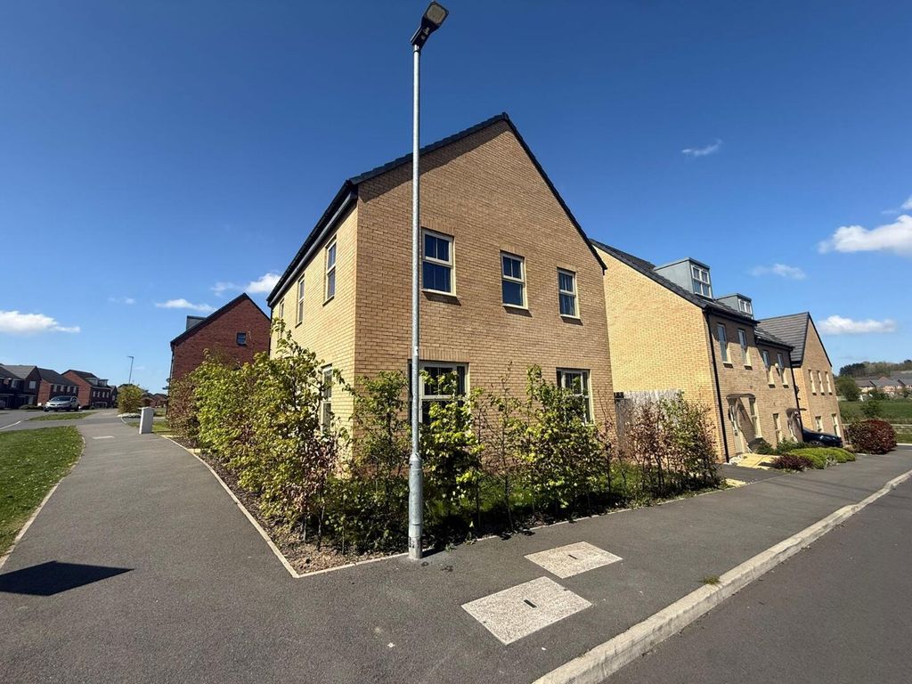 Additional image 19 of 4 bed property for saleHaydock Avenue, Castleford WF10