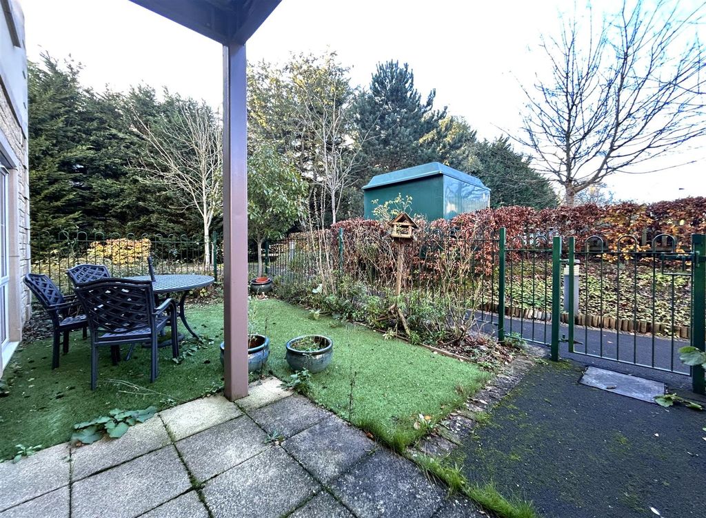 Additional image 7 of 2 bed flat for saleMalmesbury Road, Chippenham SN15