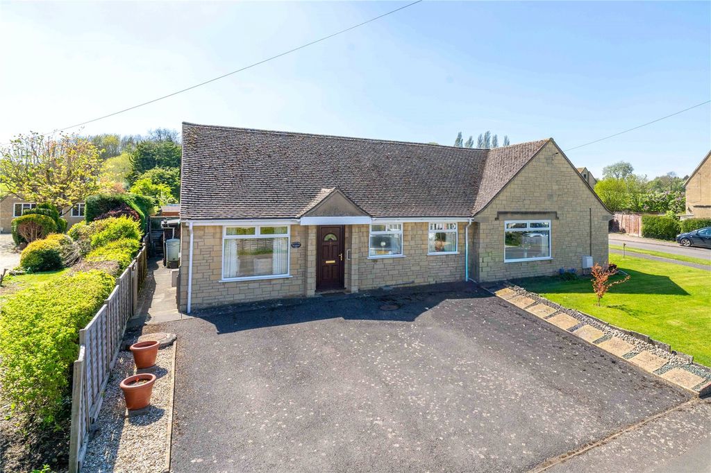 2 bed bungalow for saleCatbrook Close, Chipping Campden, Gloucestershire GL55