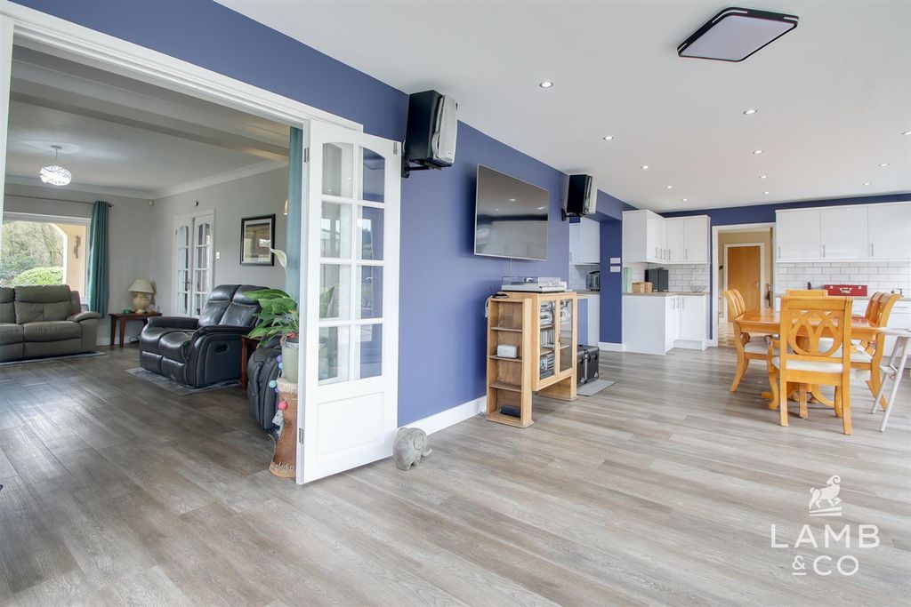 Additional image 7 of 5 bed detached house for saleLondon Road, Little Clacton CO16