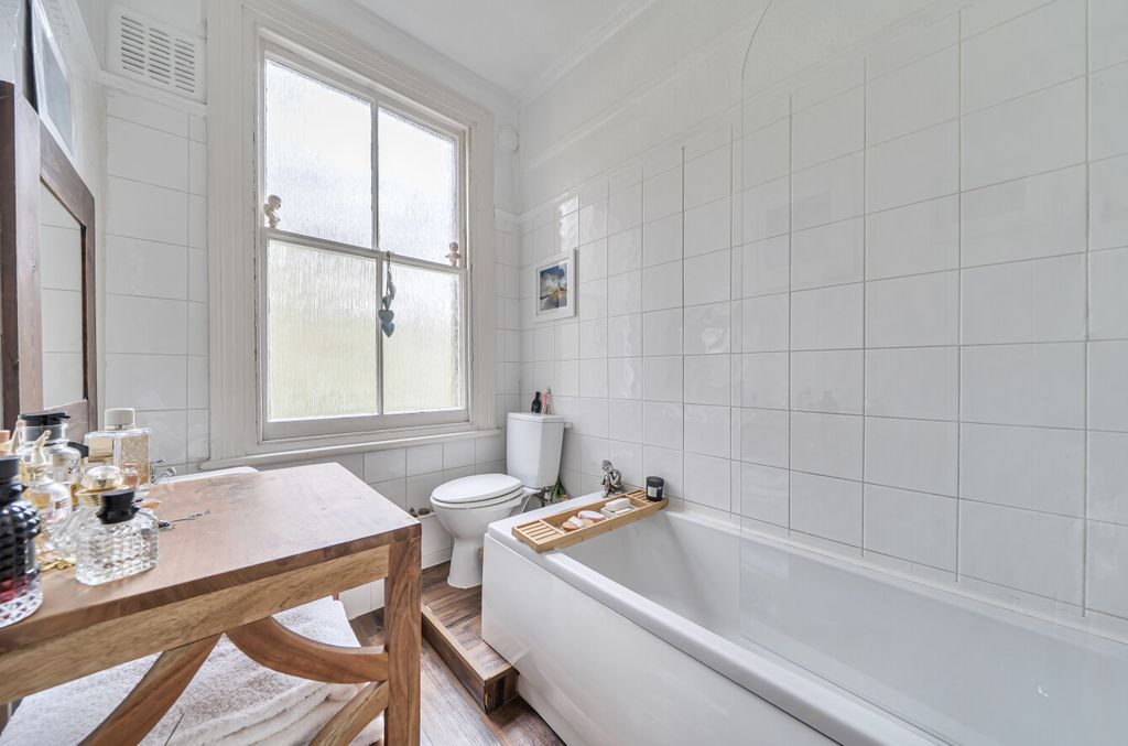 Additional image 7 of 2 bed flat for saleLower Camden, Chislehurst, Kent BR7