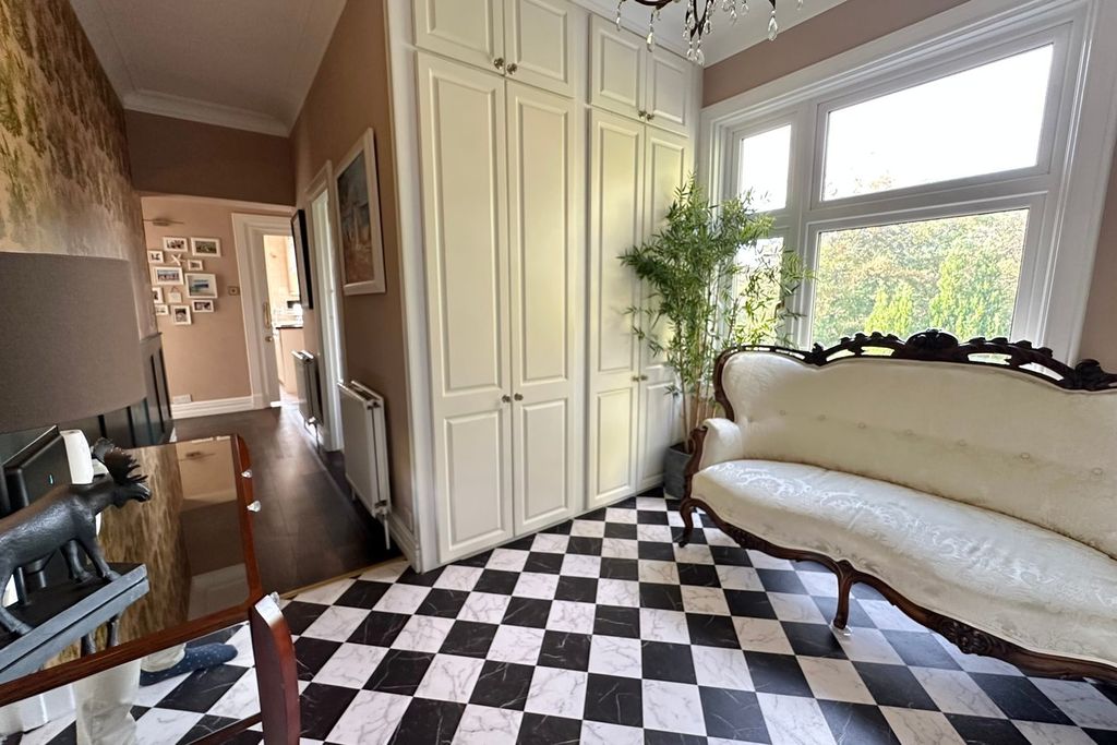 Additional image 15 of 2 bed flat for salePortesbery Road, Camberley GU15