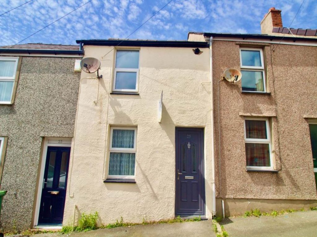 2 bed terraced house for saleHendre Street, Caernarfon LL55