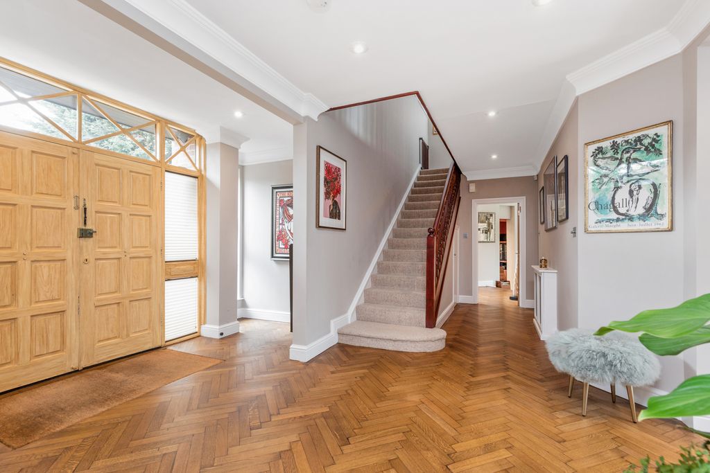 Additional image 5 of 4 bed detached house for saleLaurino Place, Bushey WD23