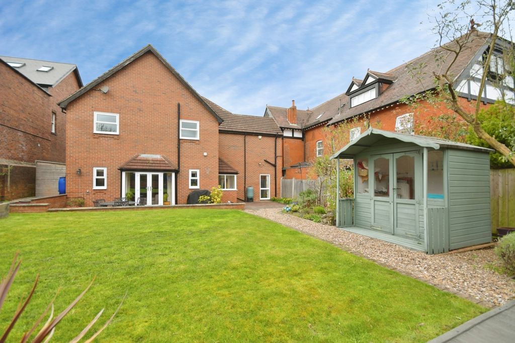 Additional image 16 of 5 bed detached house for saleCromwell Road, Chesterfield, Derbyshire S40