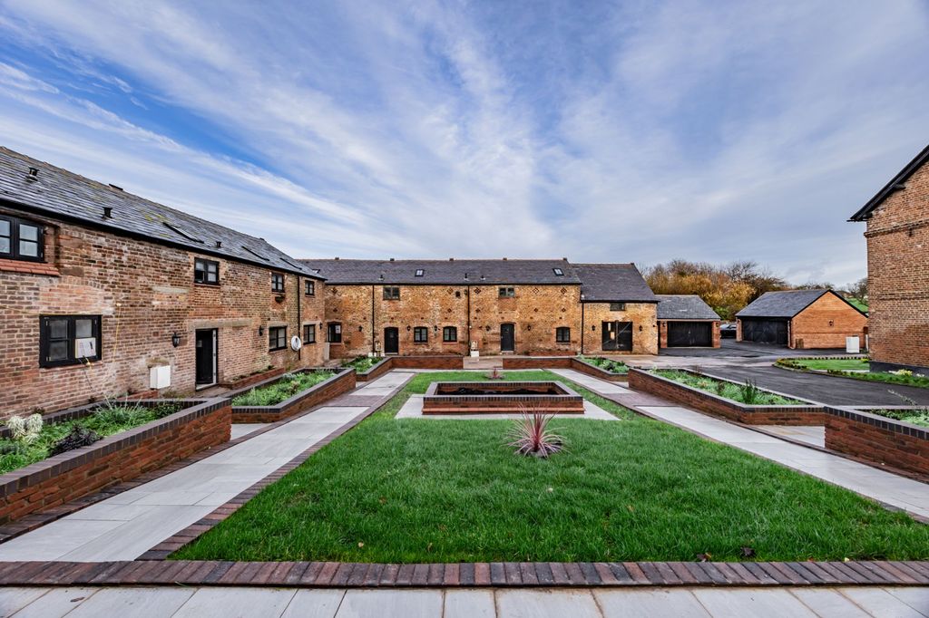 Additional image 11 of 5 bed barn conversion for saleMeadow Lane, Chester CH3