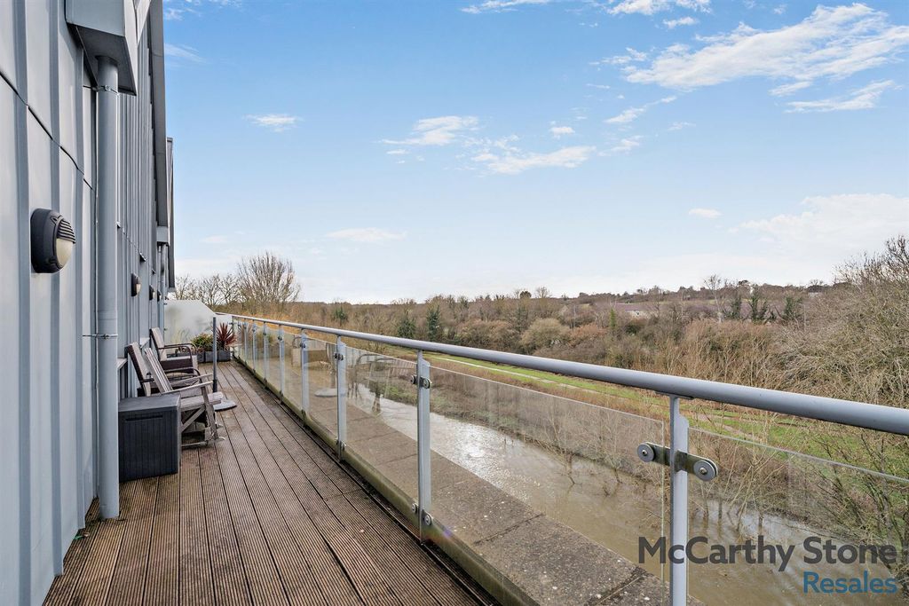 Additional image 9 of 2 bed flat for saleBowles Court, Westmead Lane, Chippenham, Wiltshire SN15