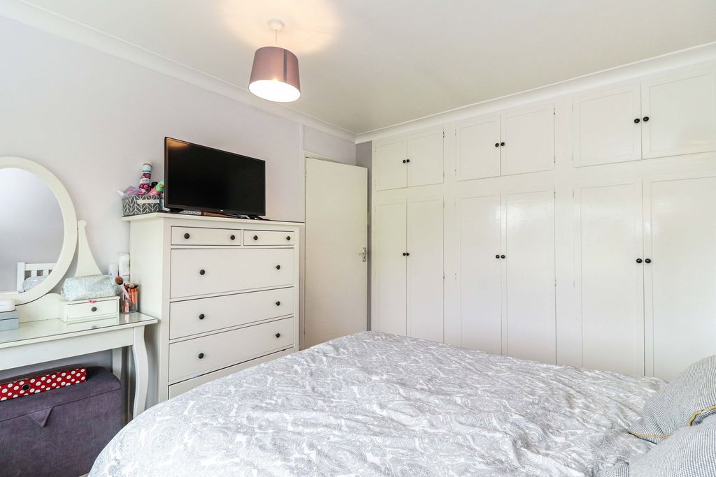 Additional image 10 of 2 bed maisonette for saleDarvell Drive, Chesham HP5