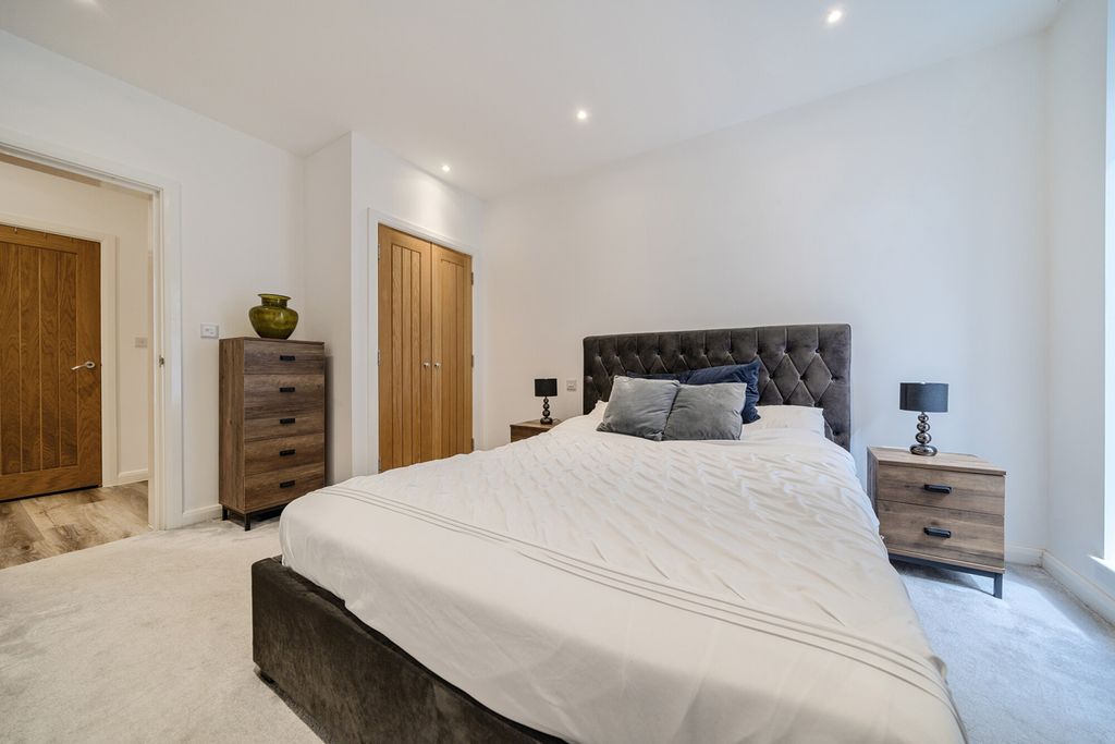 Additional image 11 of 2 bed flat for saleSouthill Road, Chislehurst BR7