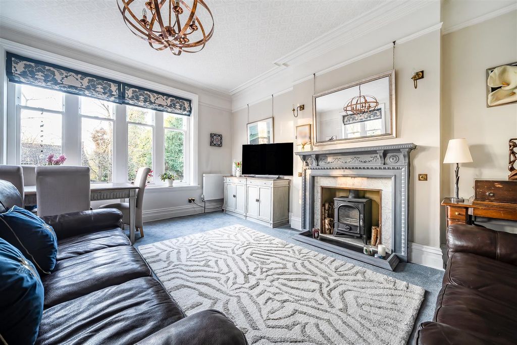 Additional image 2 of 3 bed flat for saleChurch Hill, Camberley GU15