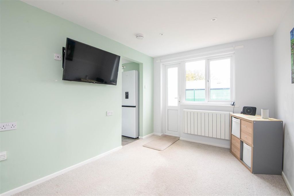 Additional image 2 of 1 bed flat for saleOak Croft, Clayton-Le-Woods, Chorley PR6