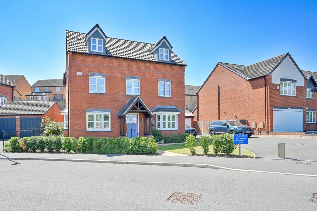 5 bed detached house for saleKing Road, Burton-On-Trent DE13