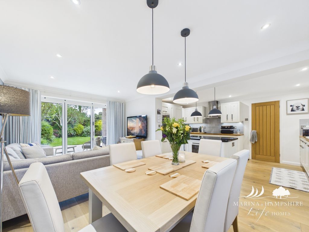 Additional image 15 of 4 bed detached house for saleDunstan Close, Chichester PO19