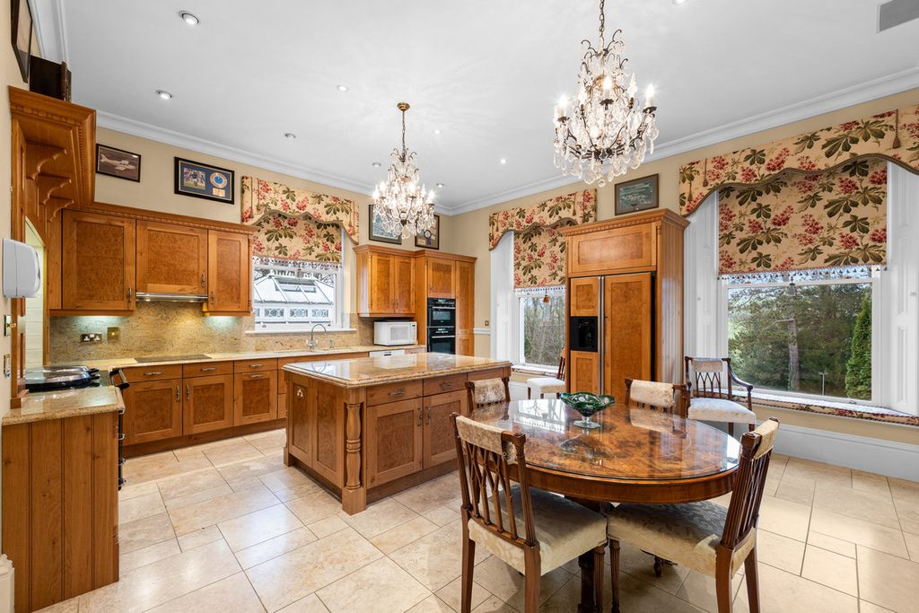 Additional image 8 of 6 bed detached house for saleTupwood Lane, Caterham CR3