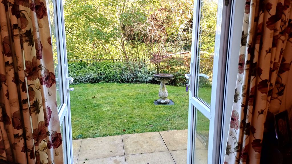 Additional image 2 of 1 bed flat for saleThe Green, Chipping Norton OX7
