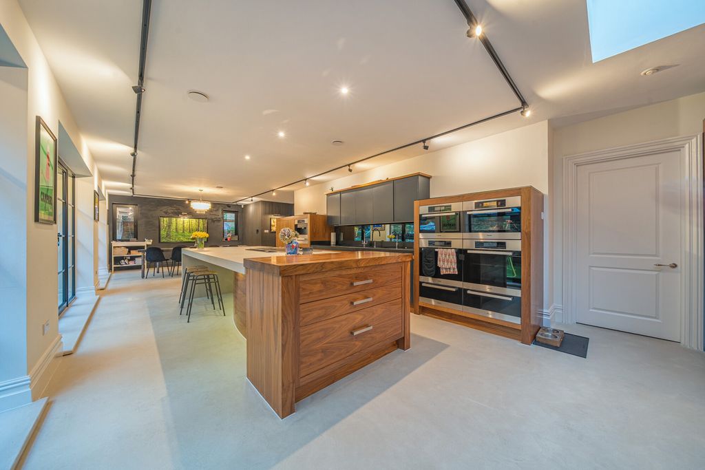 Additional image 4 of 5 bed detached house for saleSouth Hill, Chislehurst BR7