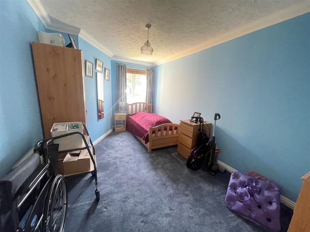 Additional image 10 of 2 bed flat for saleCastle Lodge, Chippenham SN15
