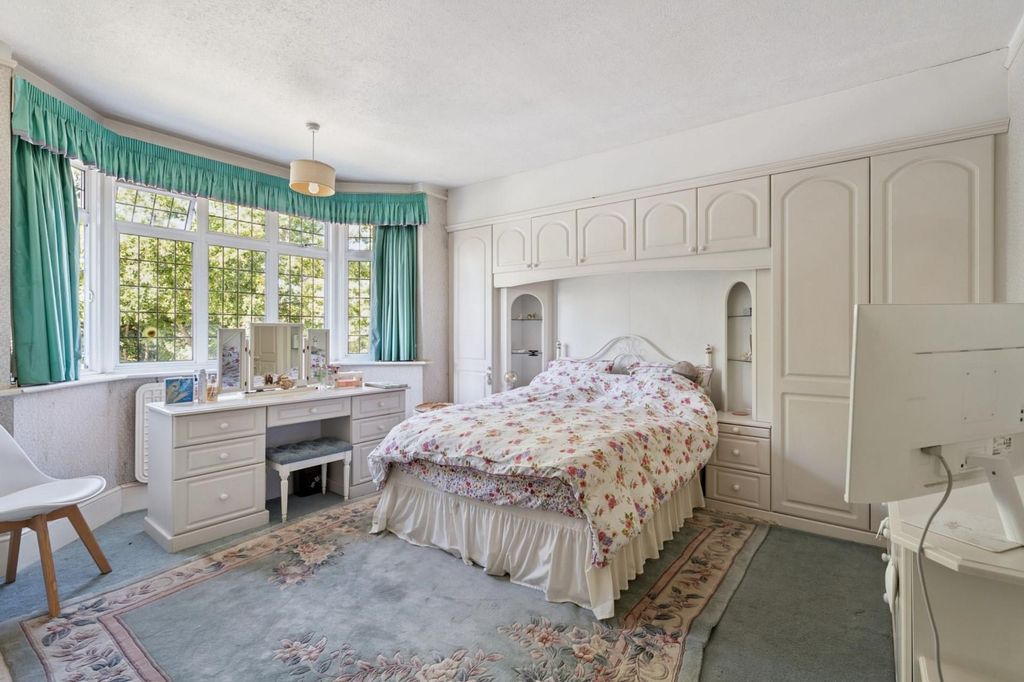 Additional image 14 of 5 bed detached house for saleFinch Lane, Bushey WD23