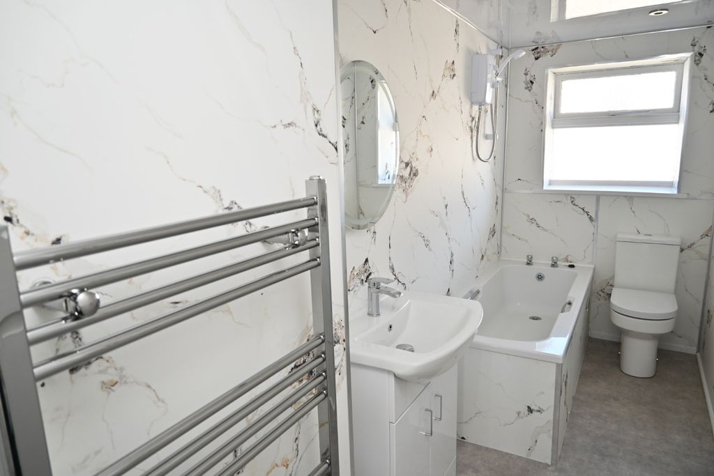 Additional image 11 of 2 bed flat for sale4A Church Street, Dunoon, Argyll And Bute PA23